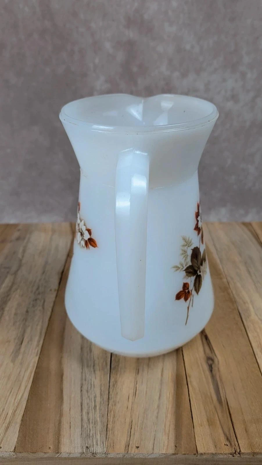 Pichet Arcopal modèle Aubépine – décor floral brun vintage 70’s – photo 6